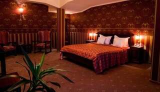 Отель Majestic Hotel & Restaurant Яссы Улучшенный люкс с гидромассажной ванной-4
