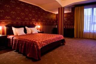 Отель Majestic Hotel & Restaurant Яссы Улучшенный люкс с гидромассажной ванной-6